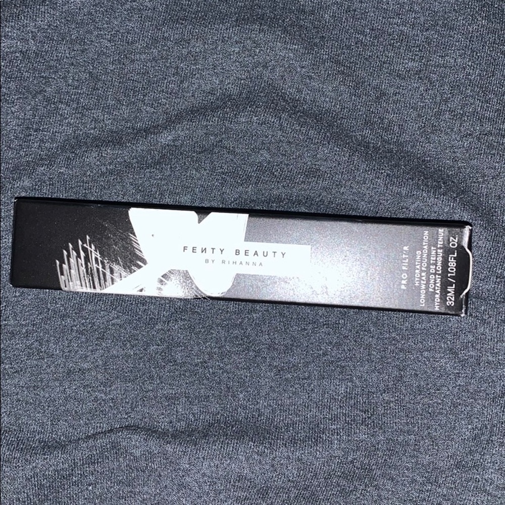 Fenty Beauty Pro Filt’r Hydrating Foundation